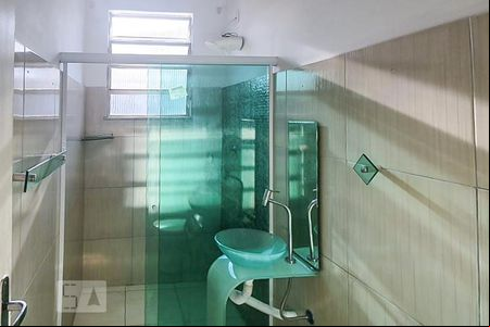 Banheiro de apartamento para alugar com 1 quarto, 54m² em Irajá, Rio de Janeiro