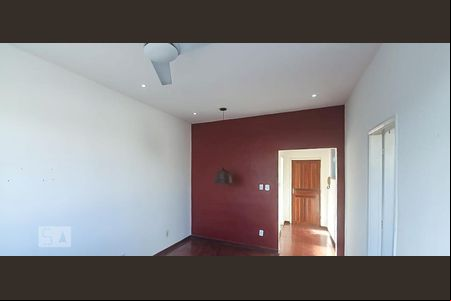 Sala de apartamento para alugar com 1 quarto, 54m² em Irajá, Rio de Janeiro