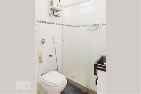 Banheiro de apartamento para alugar com 1 quarto, 42m² em Botafogo, Rio de Janeiro