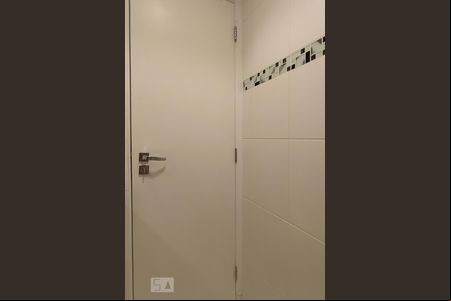 Banheiro suíte de kitnet/studio à venda com 1 quarto, 27m² em Bethaville I, Barueri