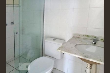 Banheiro de apartamento à venda com 2 quartos, 49m² em Jardim Itu Sabará, Porto Alegre