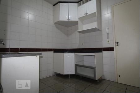 Cozinha de apartamento para alugar com 2 quartos, 53m² em Portão, Curitiba