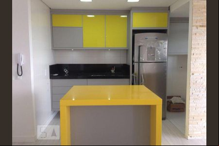 Cozinha de apartamento para alugar com 1 quarto, 80m² em Portão, Curitiba