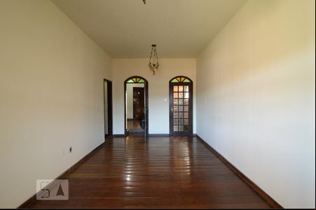 Sala de Estar de casa para alugar com 4 quartos, 150m² em Universitário, Belo Horizonte