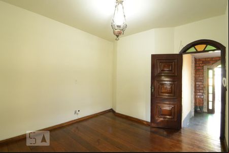 Sala de Estar de casa para alugar com 4 quartos, 150m² em Universitário, Belo Horizonte