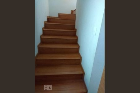 Escada de casa à venda com 2 quartos, 180m² em Jardim Mirante, Várzea Paulista