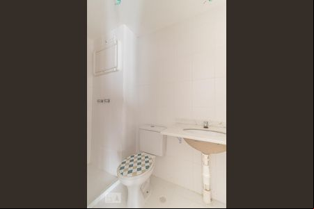 Banheiro de apartamento à venda com 2 quartos, 51m² em Jardim Itu Sabará, Porto Alegre