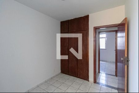 Quarto 2 de apartamento para alugar com 2 quartos, 70m² em Floramar, Belo Horizonte