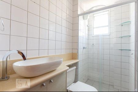 Banheiro Social de apartamento para alugar com 2 quartos, 60m² em Barreto, Niterói
