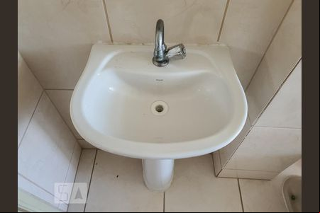 Detalhe do banheiro  de apartamento para alugar com 1 quarto, 34m² em Liberdade, São Paulo