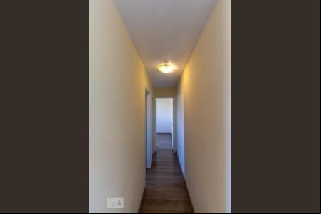 Corredor de apartamento para alugar com 2 quartos, 44m² em Fazenda Morumbi, São Paulo