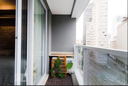Sacada de kitnet/studio para alugar com 1 quarto, 25m² em Centro, São Paulo