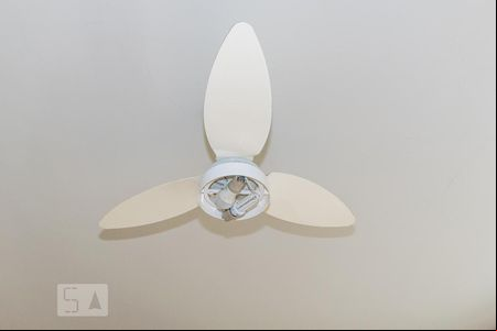 Sala - Ventilador de apartamento para alugar com 2 quartos, 70m² em Ramos, Rio de Janeiro