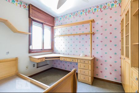 Dormitório de apartamento para alugar com 3 quartos, 103m² em Jardim Lindóia, Porto Alegre