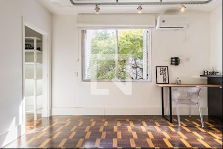 Sala/Quarto de kitnet/studio à venda com 1 quarto, 25m² em Floresta, Porto Alegre