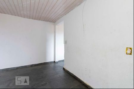 Quarto de casa para alugar com 1 quarto, 27m² em Parque Boturussu, São Paulo