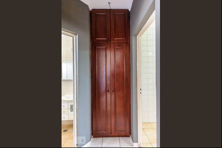 Armário - Hall de kitnet/studio à venda com 1 quarto, 40m² em Centro, Campinas