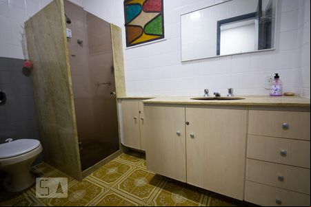 Banheiro Social de apartamento para alugar com 2 quartos, 90m² em Icaraí, Niterói