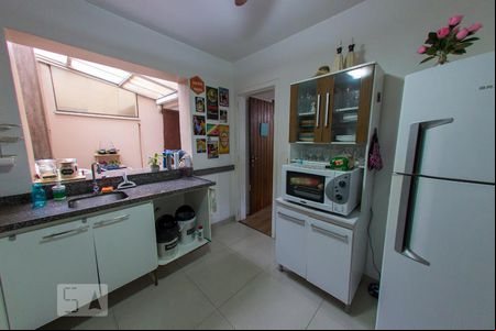 Casa para alugar com 3 quartos, 166m² em Medianeira, Porto Alegre