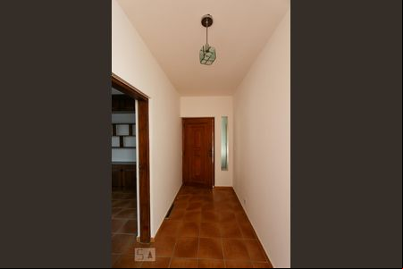 Corredor de entrada de casa à venda com 5 quartos, 300m² em Vila Andrade, São Paulo