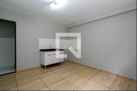 Sala/Cozinha de casa para alugar com 2 quartos, 60m² em Santa Teresinha, São Paulo