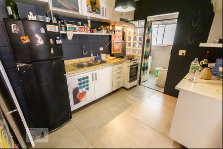 Cozinha de apartamento para alugar com 1 quarto, 51m² em Perdizes, São Paulo