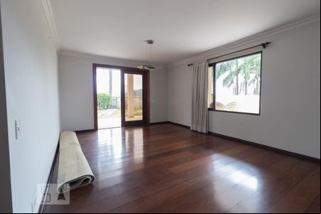 Sala de casa para alugar com 4 quartos, 1000m² em City América, São Paulo
