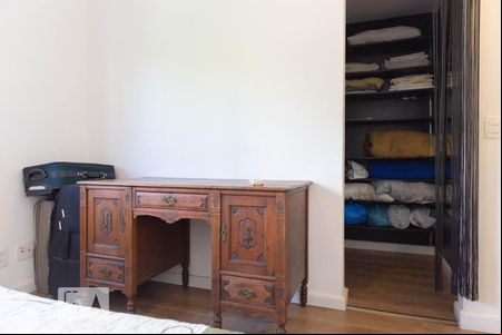 Quarto 1 de apartamento para alugar com 3 quartos, 160m² em Moinhos de Vento, Porto Alegre
