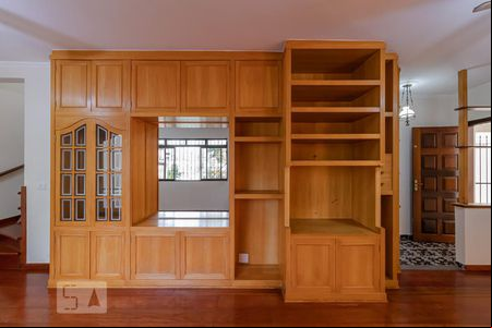 Sala  de casa para alugar com 3 quartos, 210m² em Bosque da Saúde, São Paulo