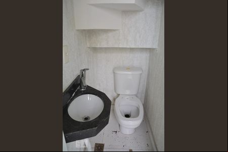 Lavabo de casa para alugar com 3 quartos, 120m² em Tanque, Rio de Janeiro