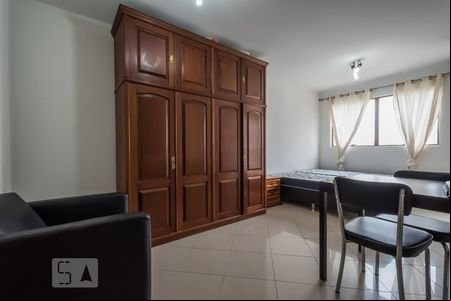 Sala de apartamento para alugar com 1 quarto, 27m² em Campo Belo, São Paulo
