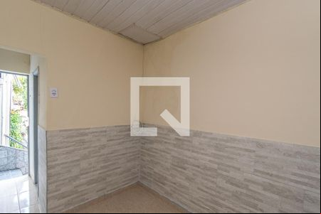 Sala de casa para alugar com 1 quarto, 50m² em Penha, Rio de Janeiro
