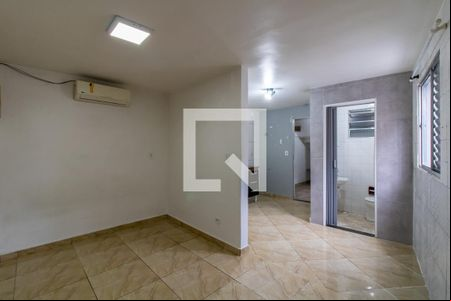 Sala/Quarto de casa para alugar com 1 quarto, 35m² em Jardim Munhoz, Guarulhos
