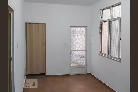 Sala de casa para alugar com 2 quartos, 55m² em Penha, Rio de Janeiro