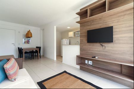 Sala de apartamento para alugar com 1 quarto, 55m² em Recreio dos Bandeirantes, Rio de Janeiro