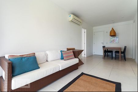 Sala de apartamento para alugar com 1 quarto, 55m² em Recreio dos Bandeirantes, Rio de Janeiro