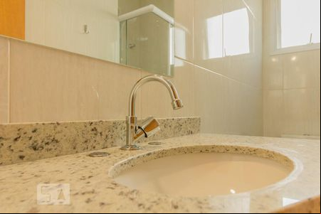 Banheiro de apartamento para alugar com 3 quartos, 80m² em Vila Príncipe de Gales, Santo André