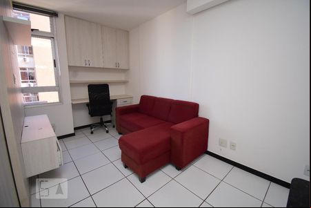 Sala de kitnet/studio para alugar com 1 quarto, 26m² em Zona Industrial (guará), Brasília