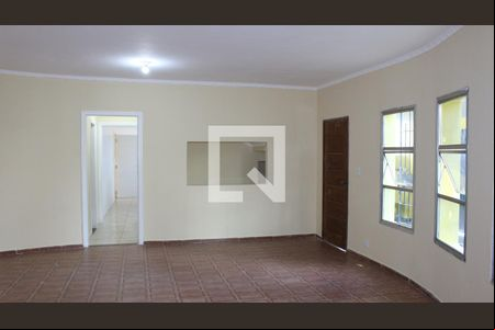 Sala de casa à venda com 3 quartos, 250m² em Jardim Ivone, São Paulo