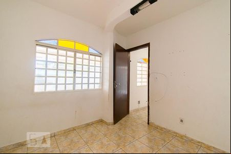 Quarto 01 de casa para alugar com 2 quartos, 70m² em Samambaia Sul (samambaia), Brasília