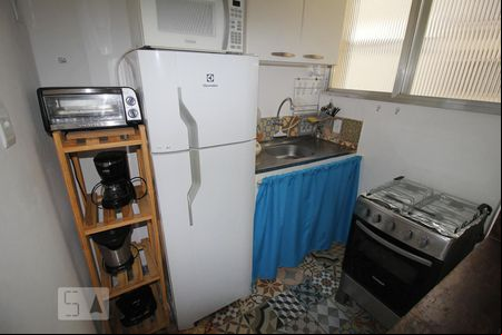 Cozinha de kitnet/studio à venda com 1 quarto, 32m² em Laranjeiras, Rio de Janeiro