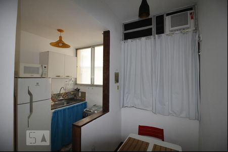 Cozinha de kitnet/studio à venda com 1 quarto, 32m² em Laranjeiras, Rio de Janeiro