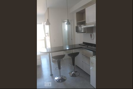 Cozinha de kitnet/studio para alugar com 1 quarto, 29m² em Guaíra, Curitiba