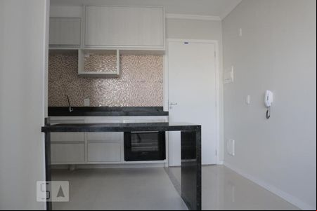 Cozinha de apartamento para alugar com 1 quarto, 35m² em Mooca, São Paulo