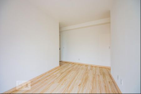 Sala  de apartamento à venda com 2 quartos, 60m² em São Sebastião, Porto Alegre