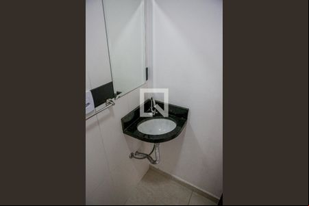Banheiro de casa de condomínio à venda com 3 quartos, 137m² em Vila Eldízia, Santo André
