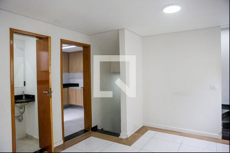Sala de casa de condomínio à venda com 3 quartos, 137m² em Vila Eldízia, Santo André