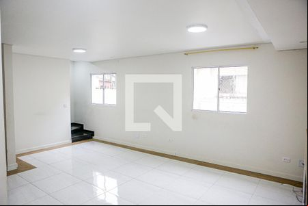 Sala de casa de condomínio à venda com 3 quartos, 137m² em Vila Eldízia, Santo André