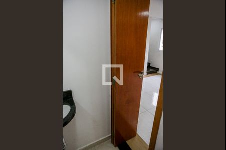 Banheiro de casa de condomínio à venda com 3 quartos, 137m² em Vila Eldízia, Santo André