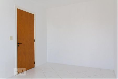 Quarto de apartamento para alugar com 1 quarto, 57m² em Jardim do Salso, Porto Alegre